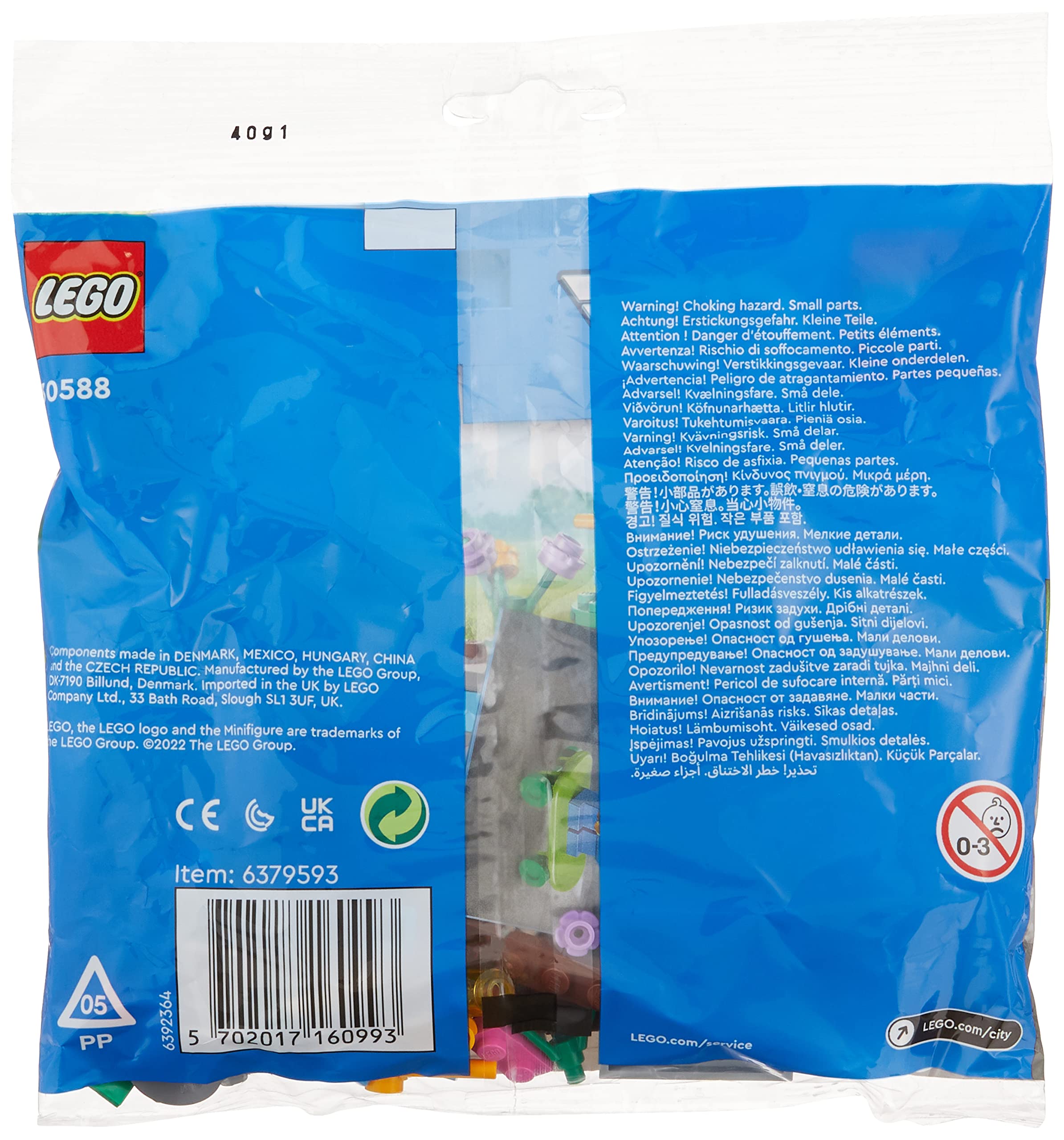 LEGO City 30588 in-hand minifigure ready for quick playground adventures.