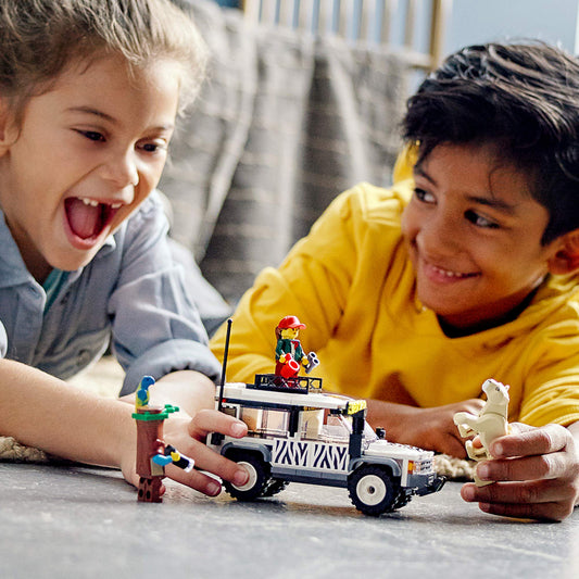 Removable roof rack on the LEGO safari off-roader for easy gear storage