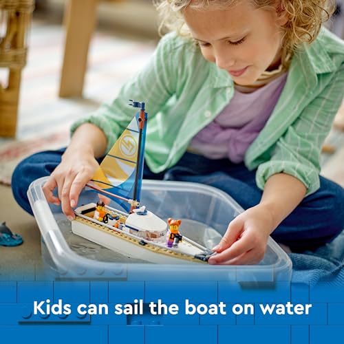 LEGO City Sailboat hull and deck detail for close-building