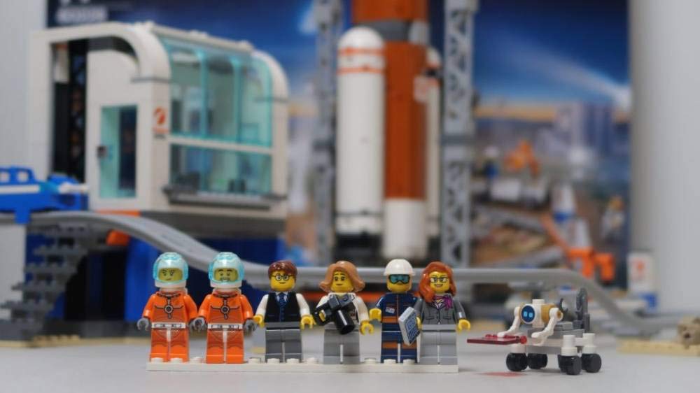 LEGO City Space Rover with Articulated Arm image enables interactive retrieval missions
