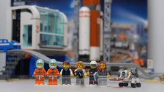 LEGO City Space Rover with Articulated Arm image enables interactive retrieval missions