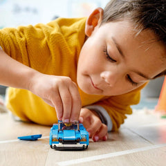 LEGO City Sports Car 60285 rear-spoiler adds sporty detail and realism.
