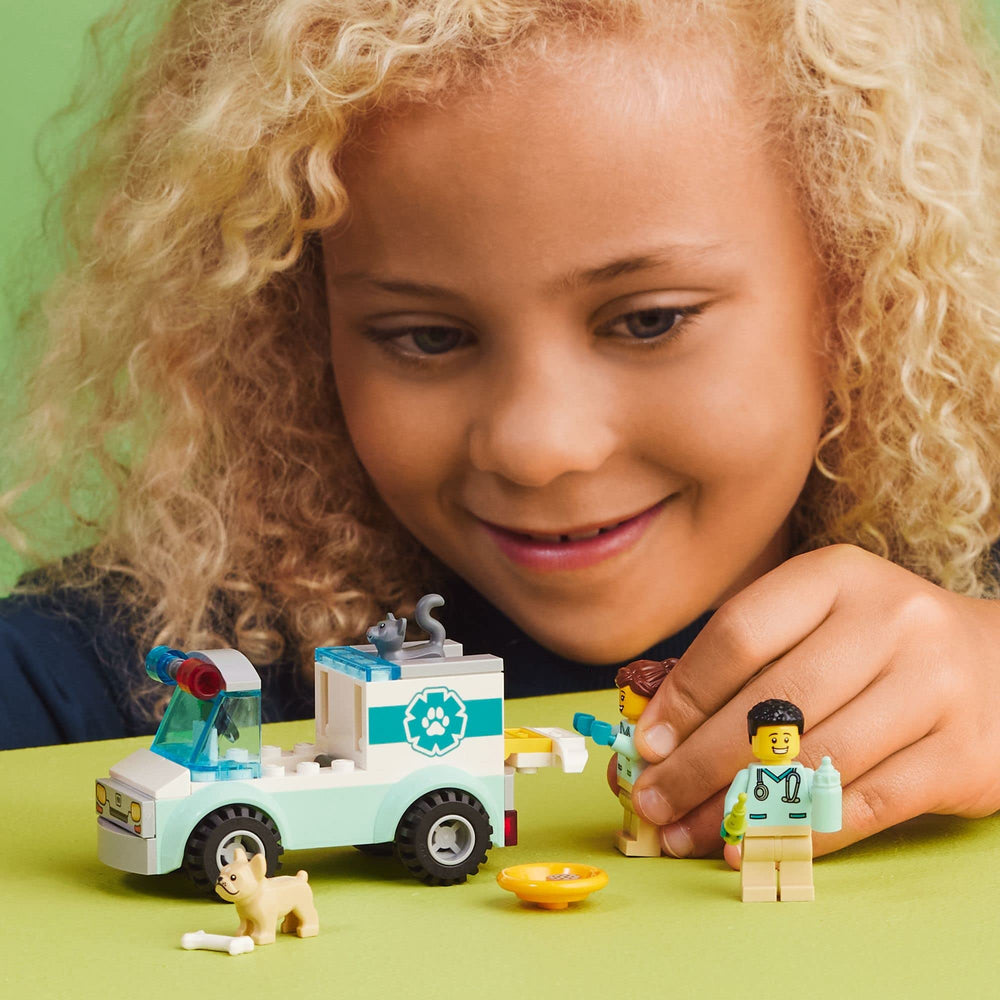 LEGO City Vet Van Rescue cabin interior showing seats for two minifigures.