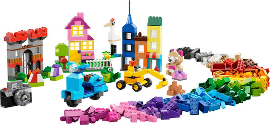 LEGO Classic 10698 open lid makes bricks accessible for quick creativity