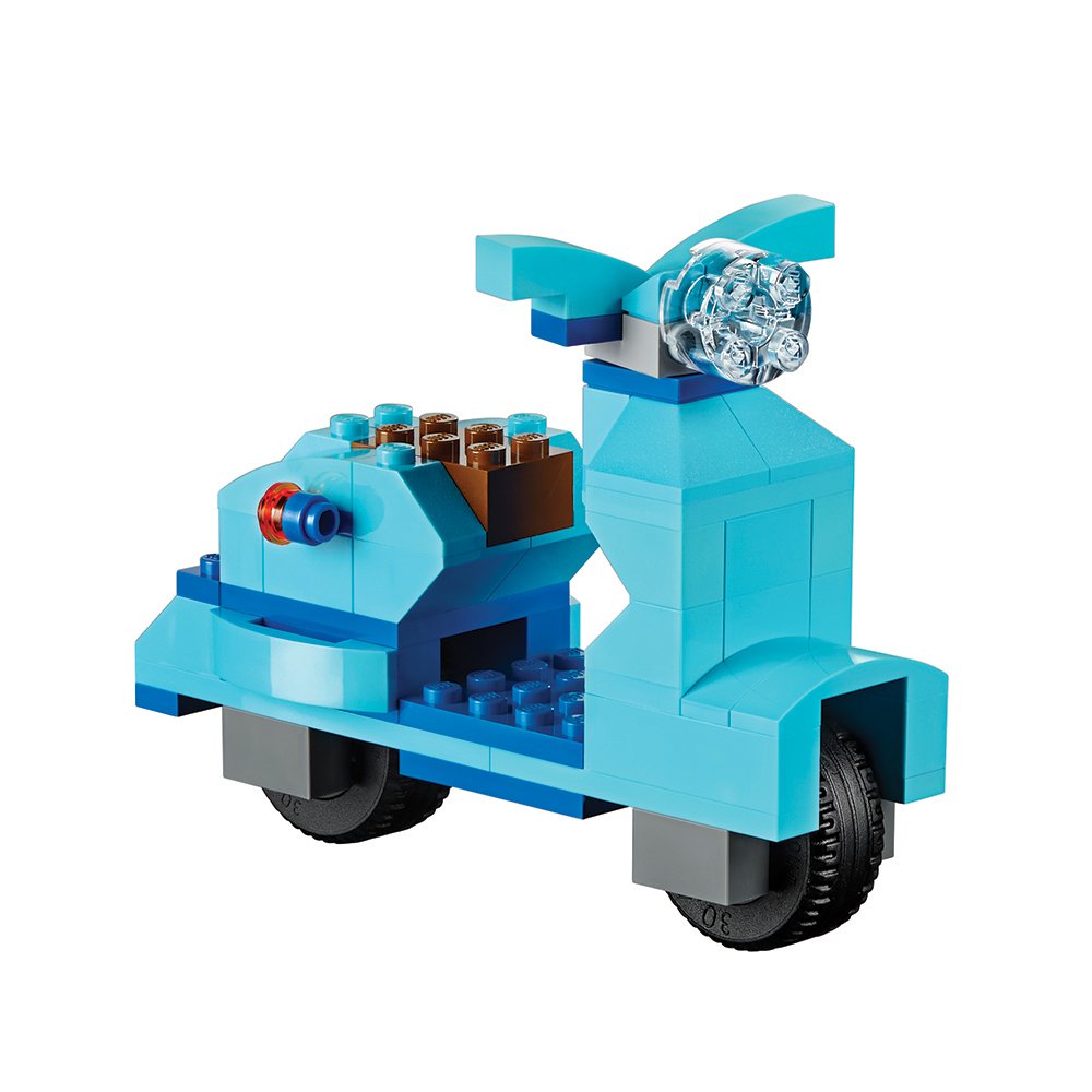 LEGO Classic 10698 packaging doubles as storage and starter box