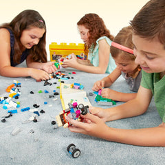 LEGO Classic 10696 green baseplate supports large and stable builds.