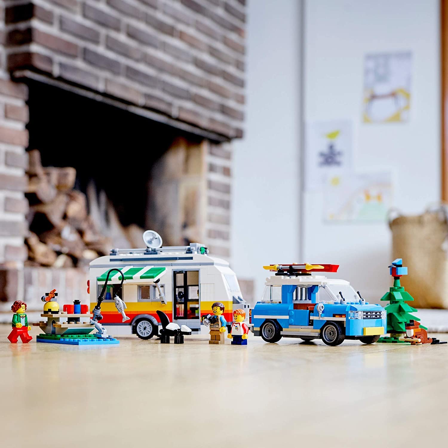 lego creator 3in1 766-piece set includes minifigures and animals for scene-building