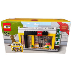 LEGO Creator Brand Store 40528 front view, ideal collectible display piece.