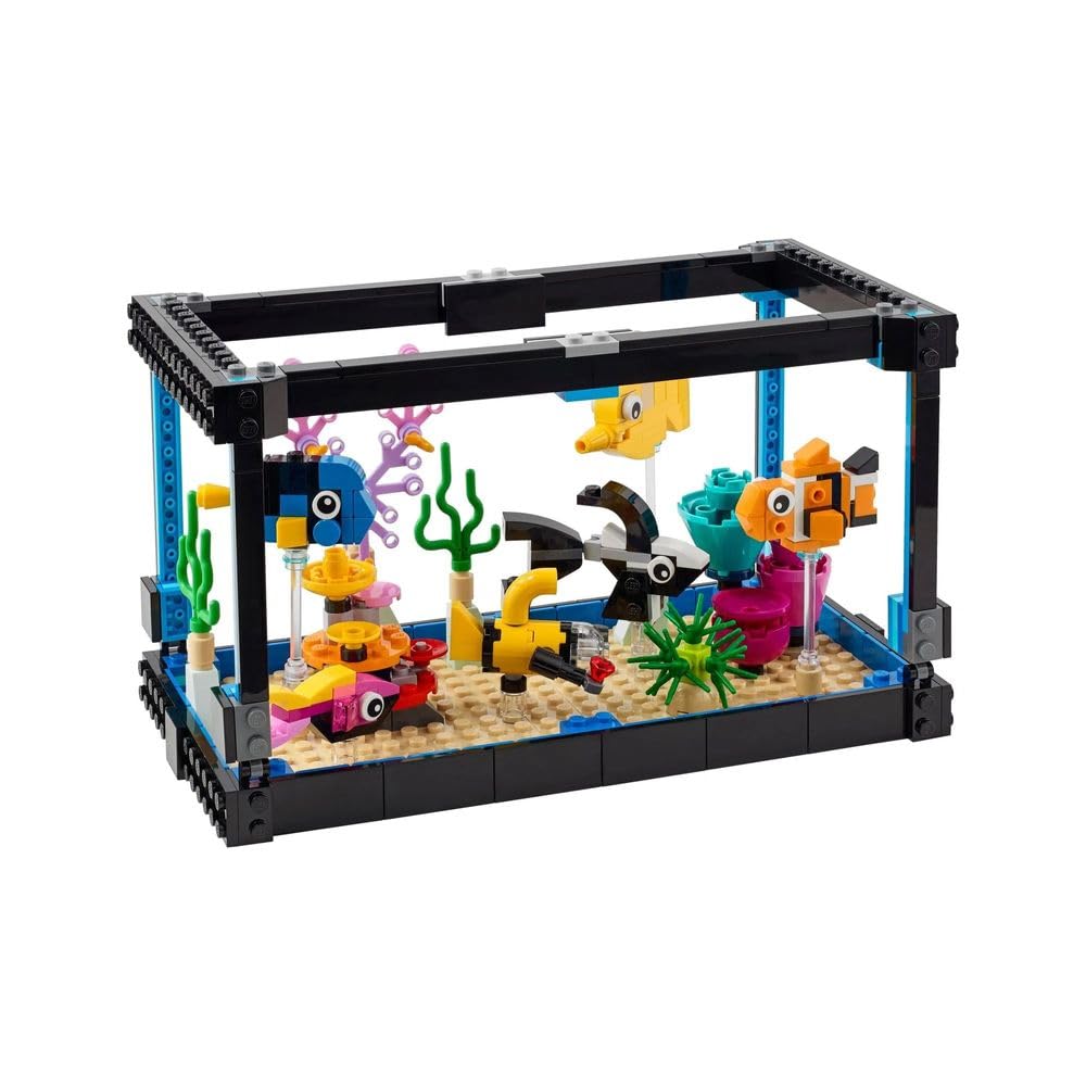 LEGO Creator Fish Tank 31122 side view highlights modular build options for 3-in-1 versatility