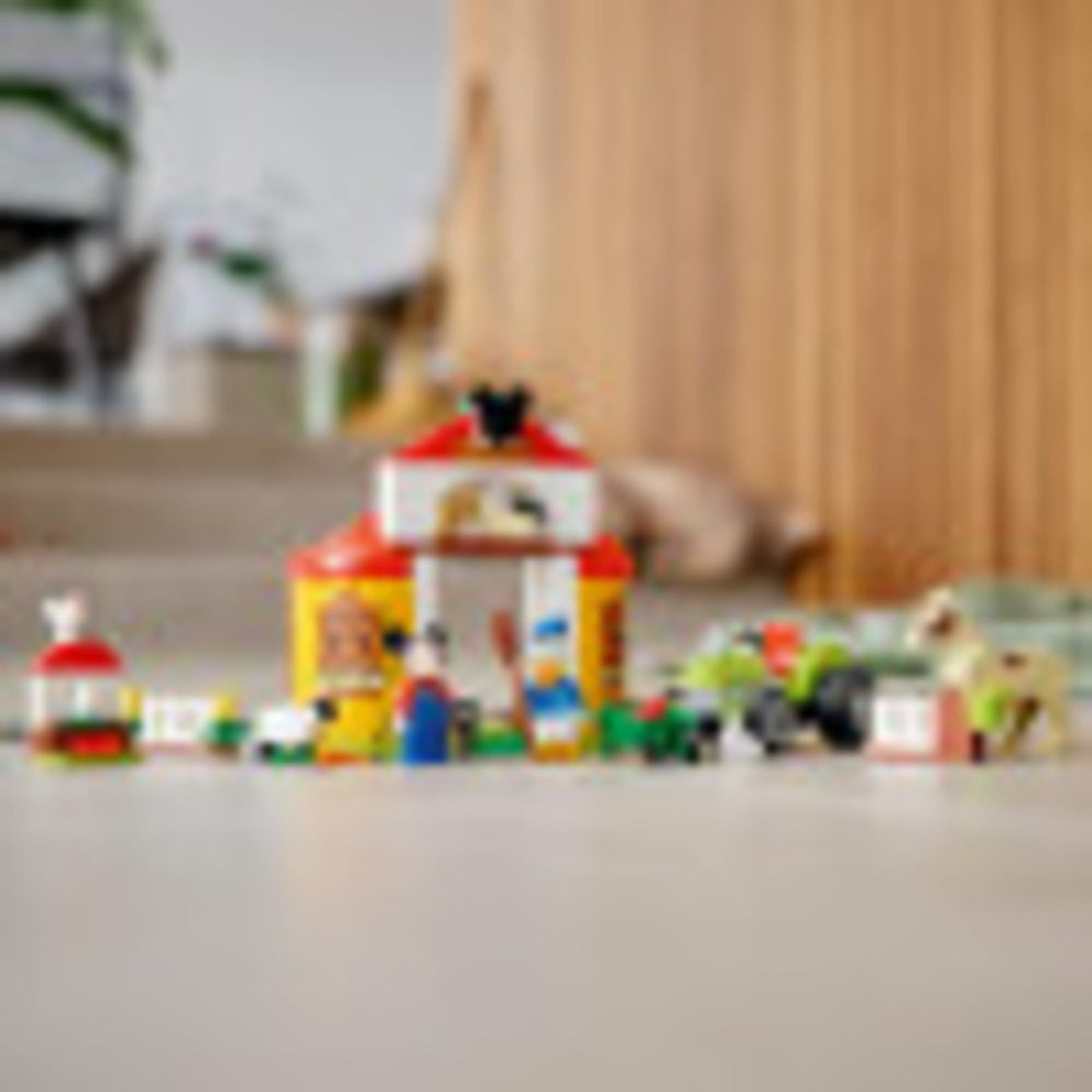 LEGO Disney Mickey Mouse Farm barn winch function in action