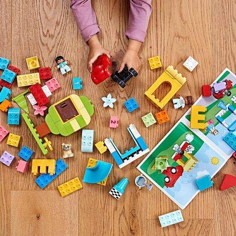 LEGO DUPLO Deluxe Brick Box 10914 colorful bricks spark imagination and open-ended play.