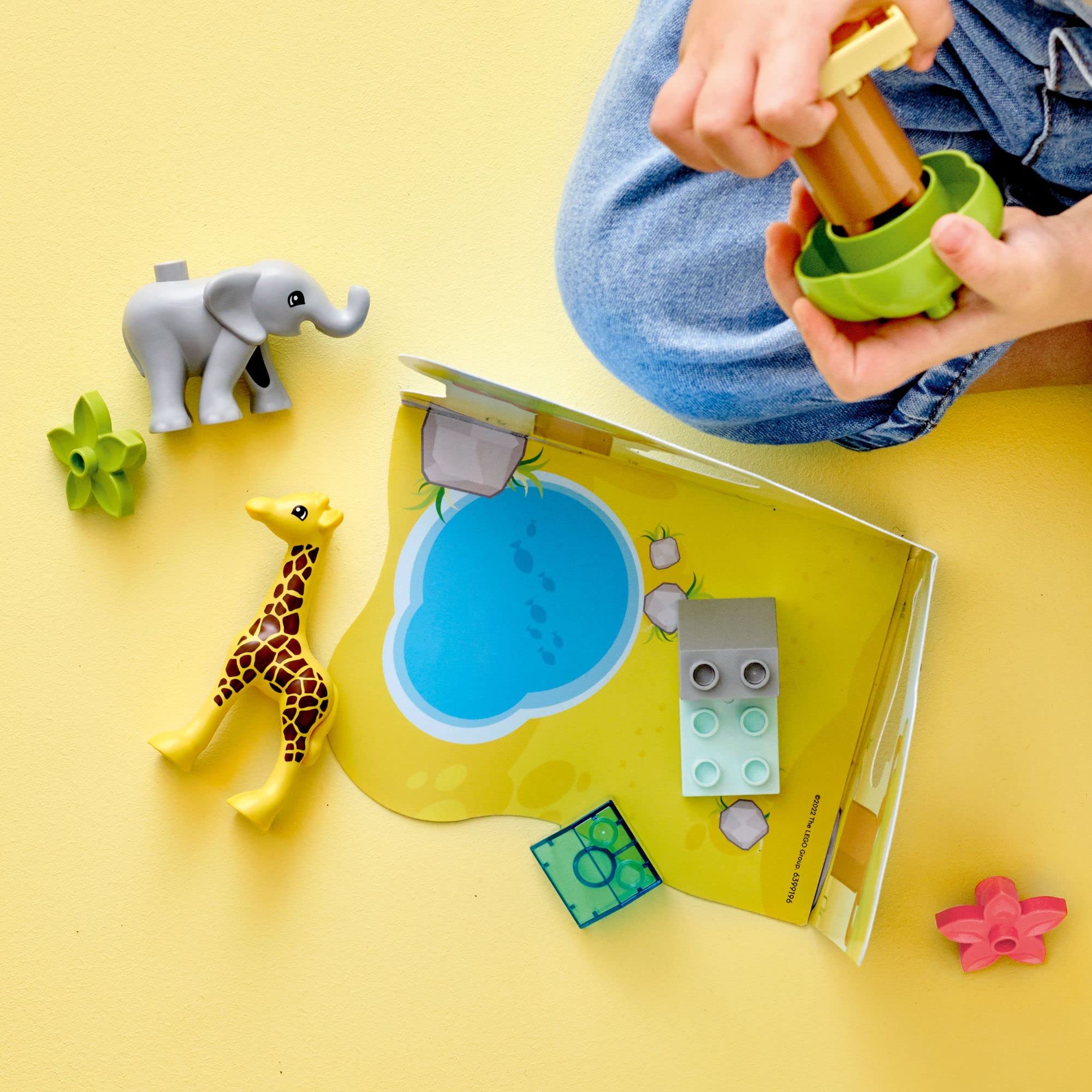LEGO DUPLO Wild Animals of Africa tree piece for habitat scenes and feeding