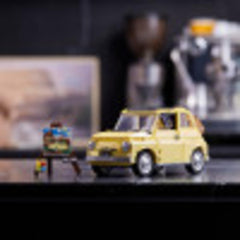 LEGO Fiat 500 10271 Colosseum painting feature adding Italian vibe