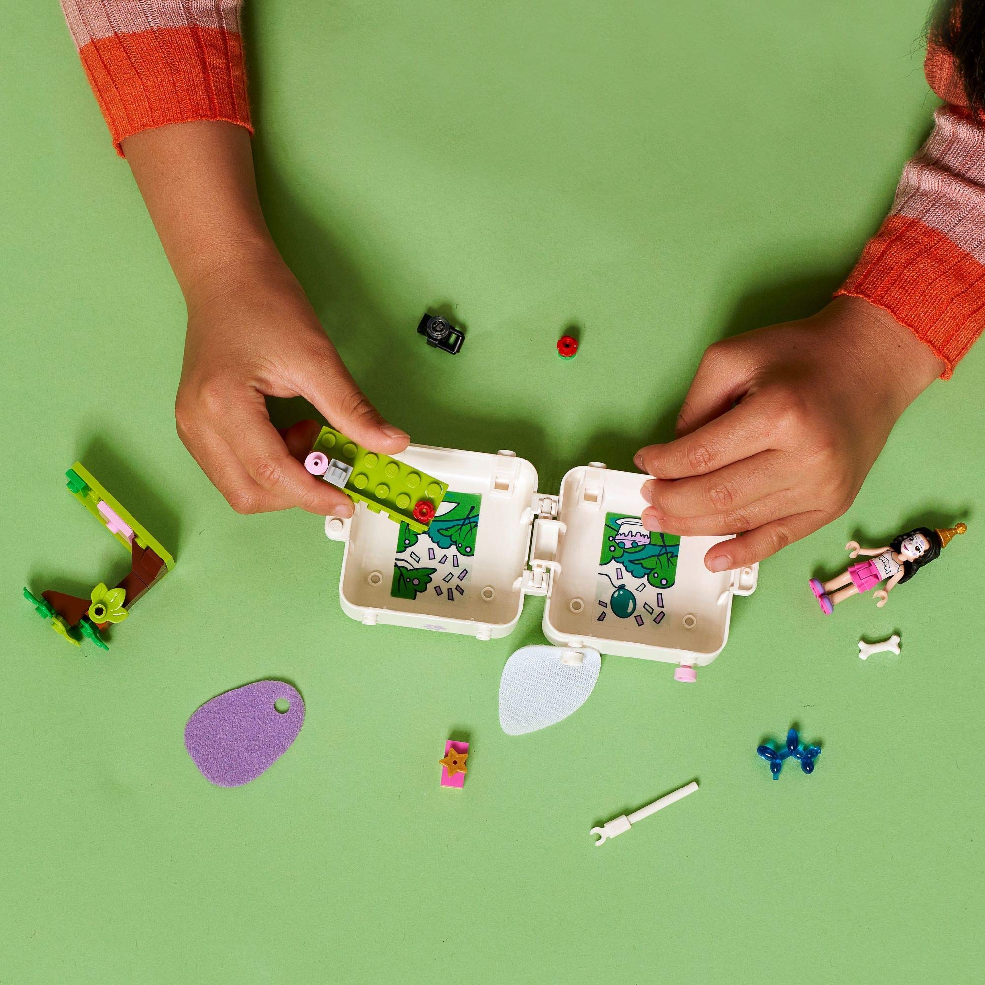 LEGO Friends Emma's Dalmatian Cube textile ears and doggy face detail