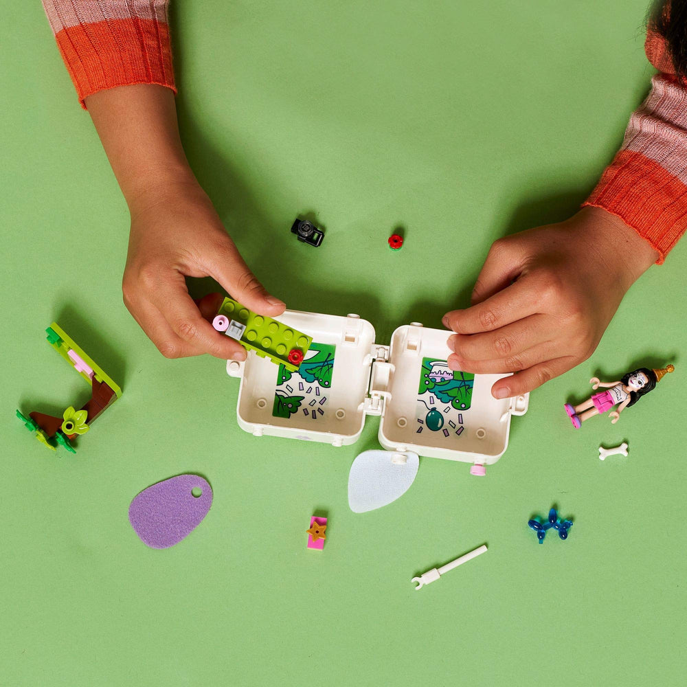 LEGO Friends Emma's Dalmatian Cube textile ears and doggy face detail