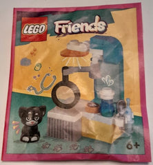LEGO Friends Kitten Shadow minifig back view reveals tiny details for collectors.