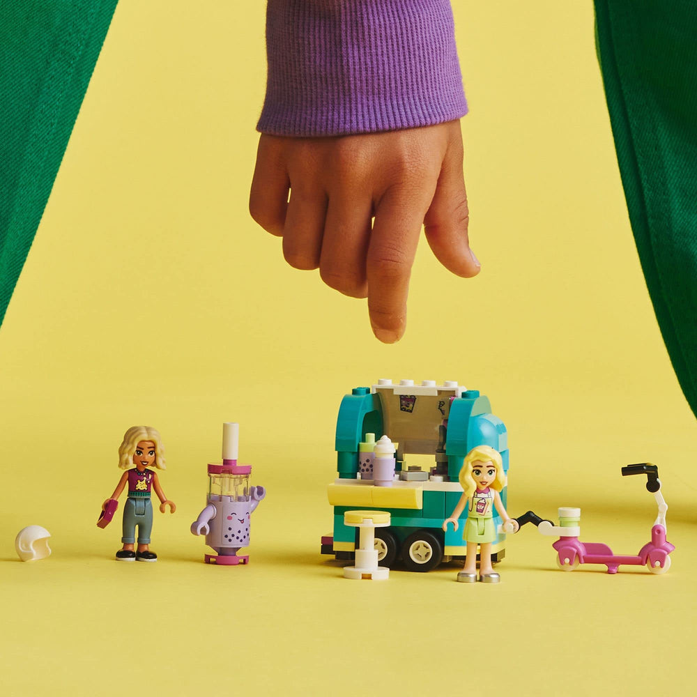 LEGO Friends Nova and Matilde mini-dolls join the bubble tea adventure for storytelling.