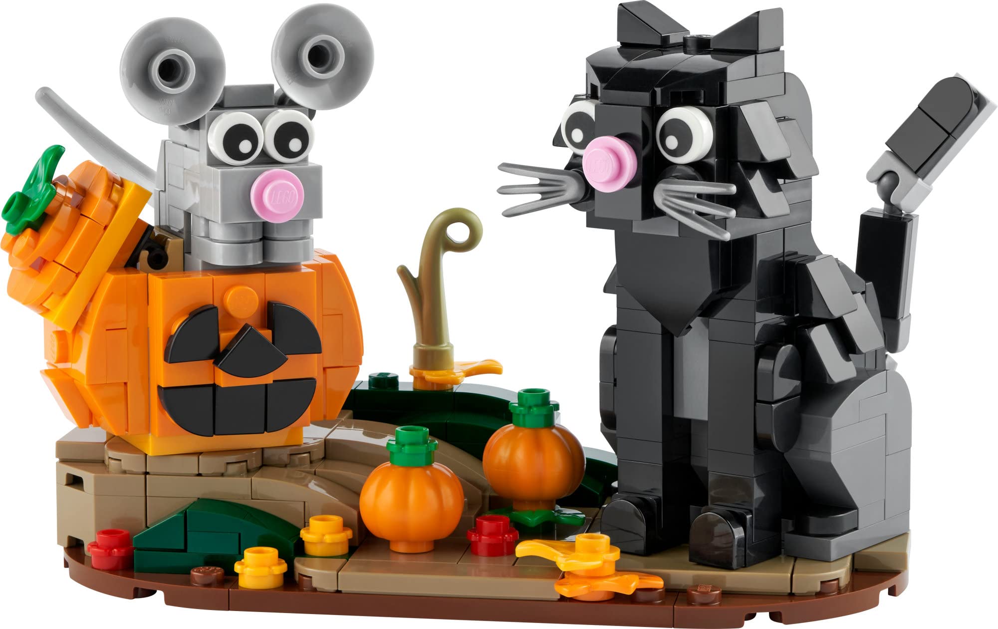 LEGO Halloween Cat & Mouse 40570 rotating base showcases the seasonal scene on a tabletop display.