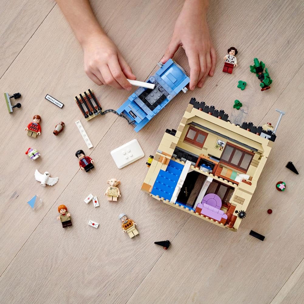 LEGO Harry Potter 4 Privet Drive interior for storytelling and scene building.
