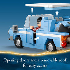 LEGO Harry Potter Flying Ford Anglia removable roof eases minifigure placement and storytelling.