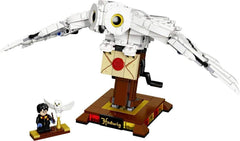 LEGO Harry Potter Hedwig 75979 display model with moving wings, ideal for shelf display and collectors.