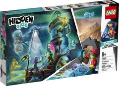 LEGO Hidden Side Lighthouse cliff and jetty detail enhances dynamic play.