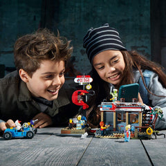 LEGO Hidden Side Shrimp Shack Attack 70422 AR interaction with a phone enhances play