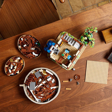 LEGO Ideas Medieval Blacksmith 21325 minifigures and horse with cart, enriches storytelling.