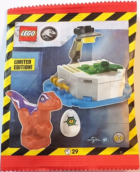 LEGO Jurassic World egg with dino eye enhances display and storytelling