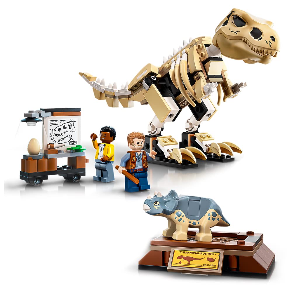 LEGO Jurassic World T re x skeleton on display stand for imaginative museum style play