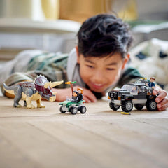 LEGO Jurassic World 76950 Triceratops Truck Attack: detachable pickup front end enables quick reattachments.