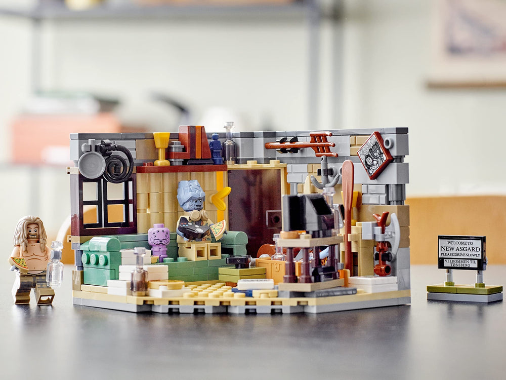 LEGO Marvel 76200 Infinity Saga battle base supports dynamic play setups.