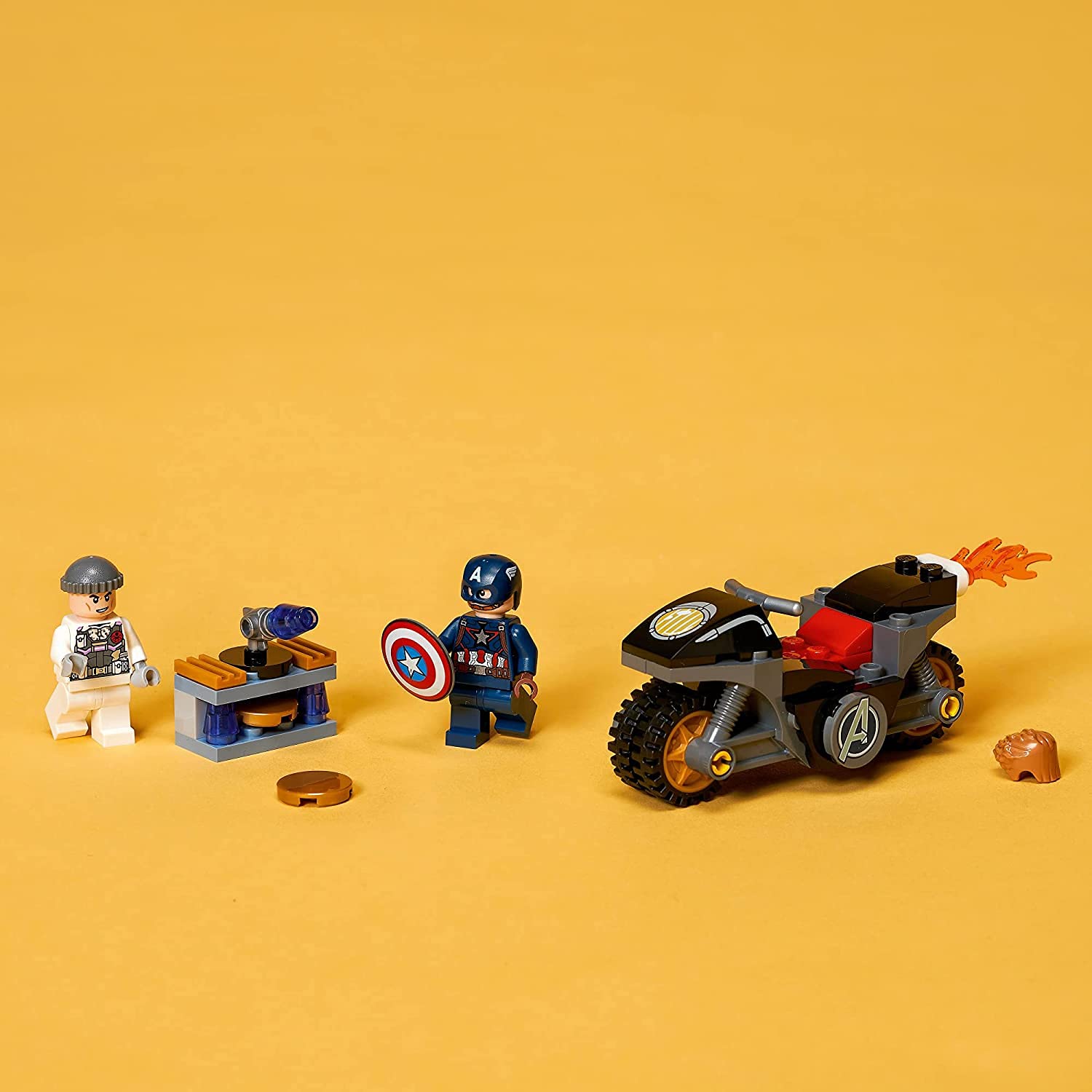 Mini battle scene from LEGO Marvel Captain America and Hydra Face-Off 76189 for role play