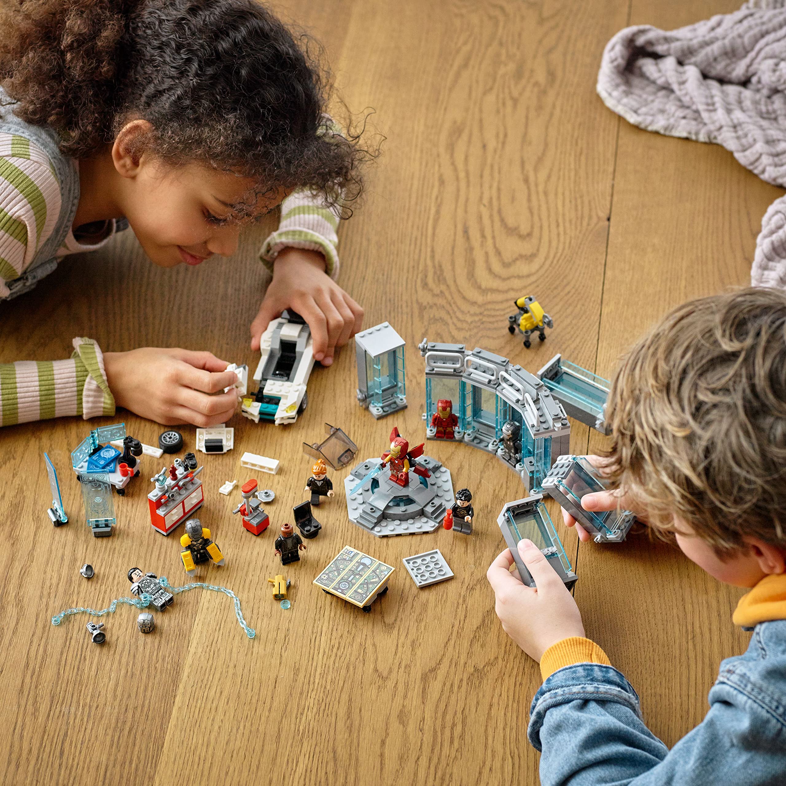 LEGO Marvel robot assistant arm supports interactive play and repairs