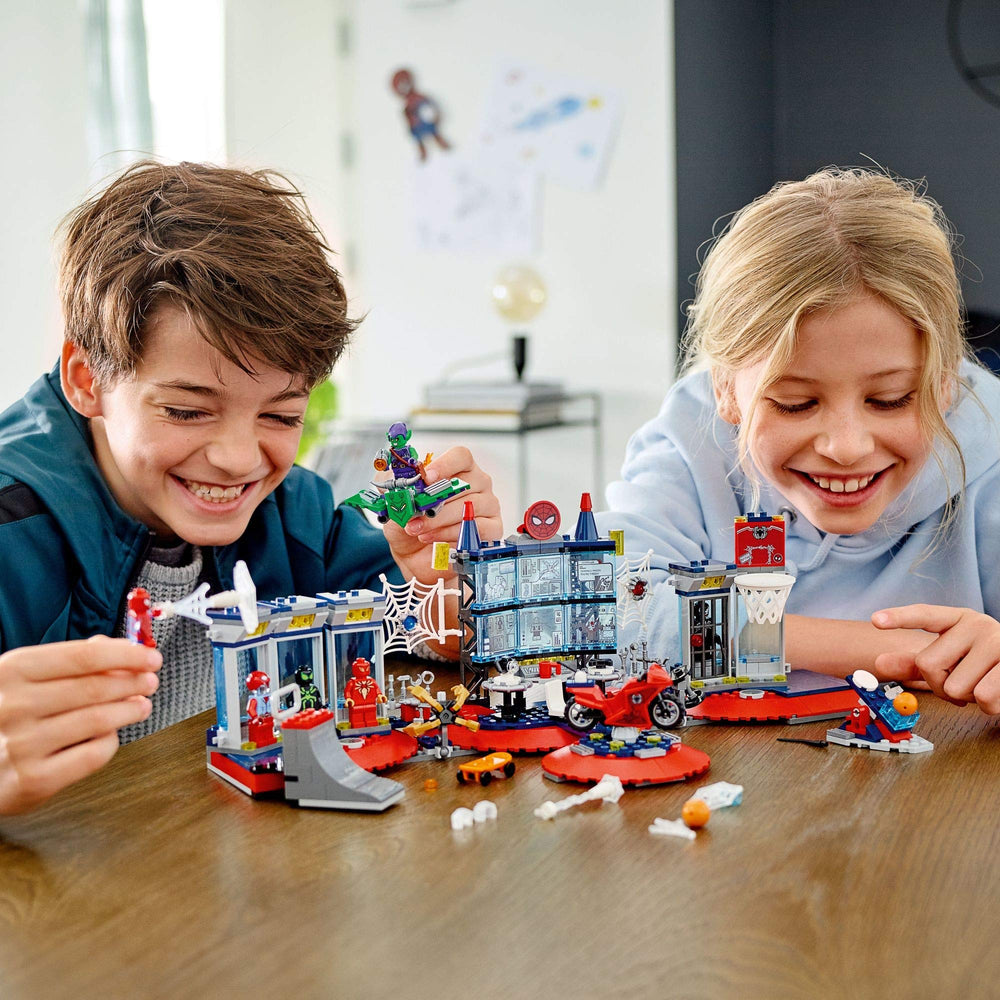 LEGO Marvel Spider-Man Attack on the Spider Lair 76175 PC and PlayStation area for action-packed play.