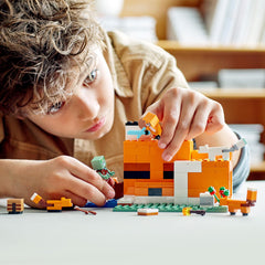 LEGO Minecraft Fox Lodge interior furniture for scenes and storytelling