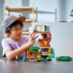 LEGO Minecraft The Modern Treehouse 21174 interior library area for story building