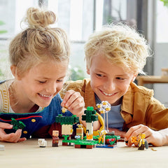 LEGO Minecraft The Bee Farm flowers and crops illustrating growth play