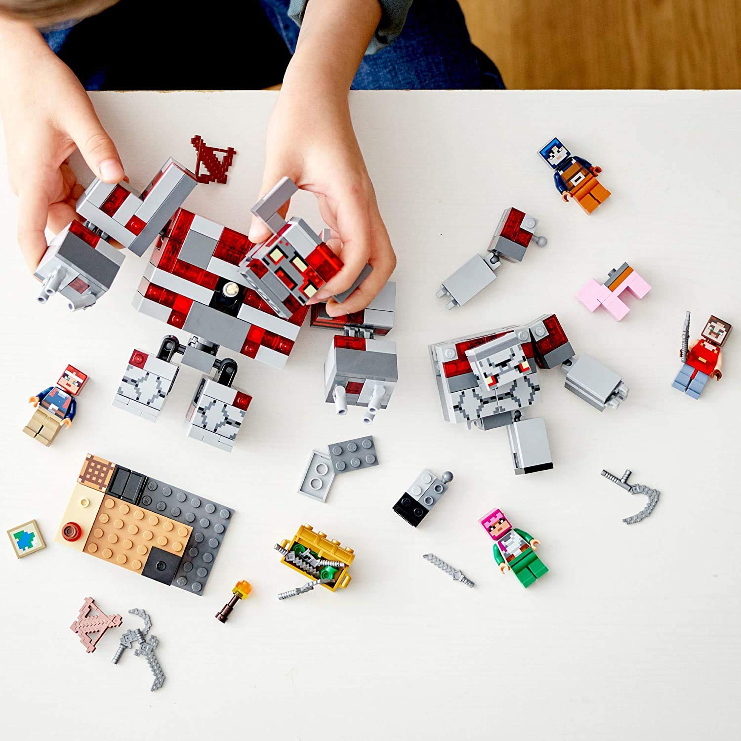 LEGO Minecraft The Redstone Battle Valorie figure enables engaging role-play