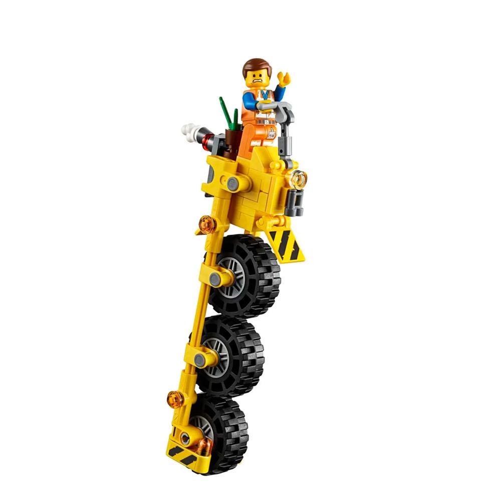 Fuel station with pump adds realistic refueling moments during play sessions.