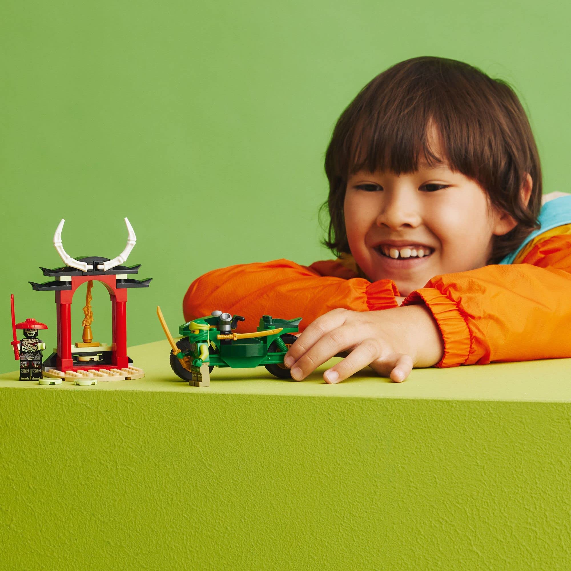 LEGO NINJAGO bone guard minifigure adds contrast and action-packed storytelling.