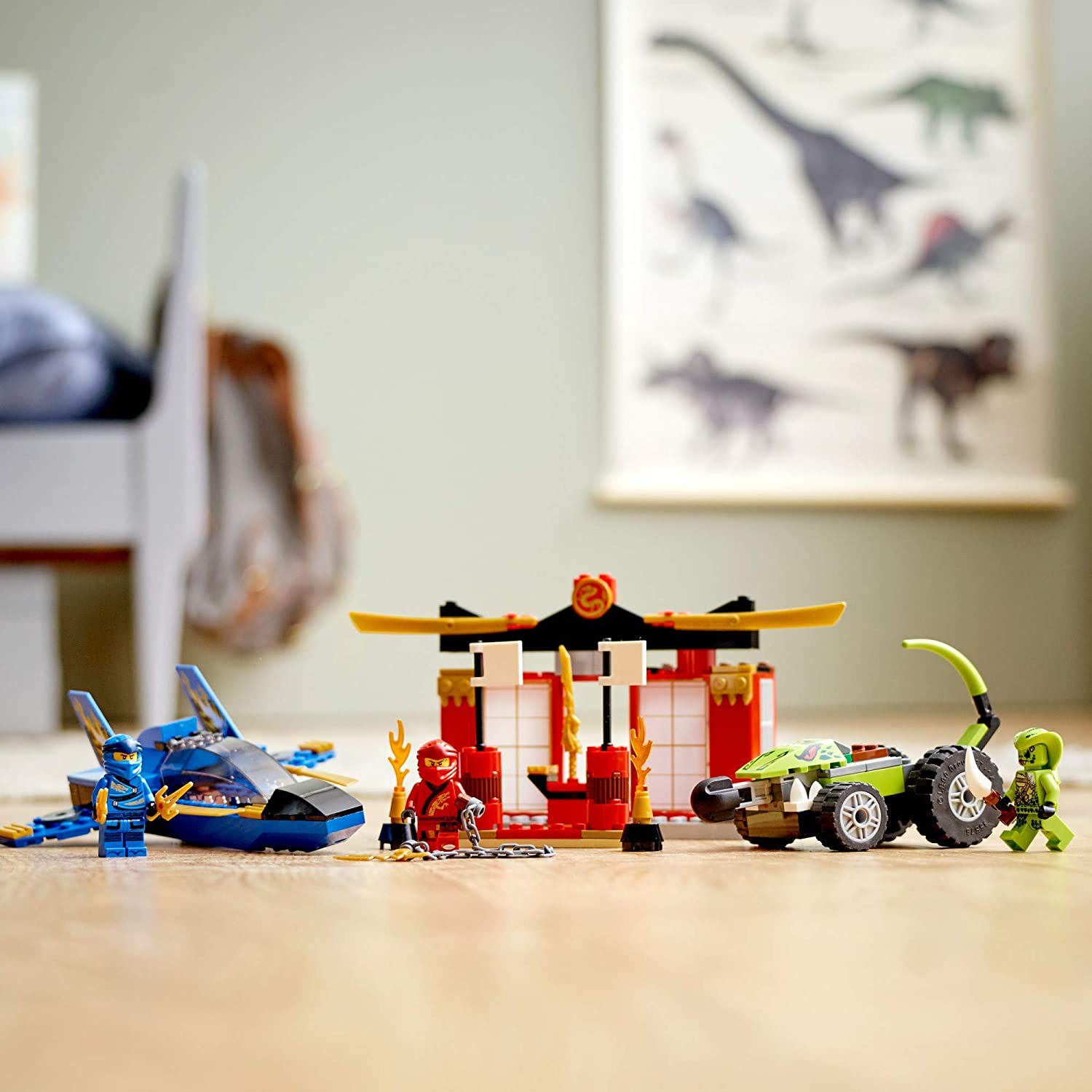 LEGO NINJAGO 165-piece set with a tangible play space and compact dimensions.