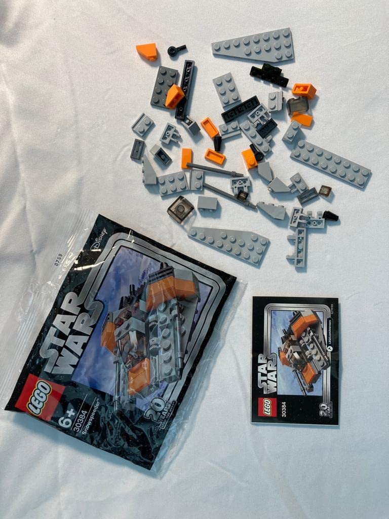 LEGO Snowspeeder rear view highlights engine details for accurate display
