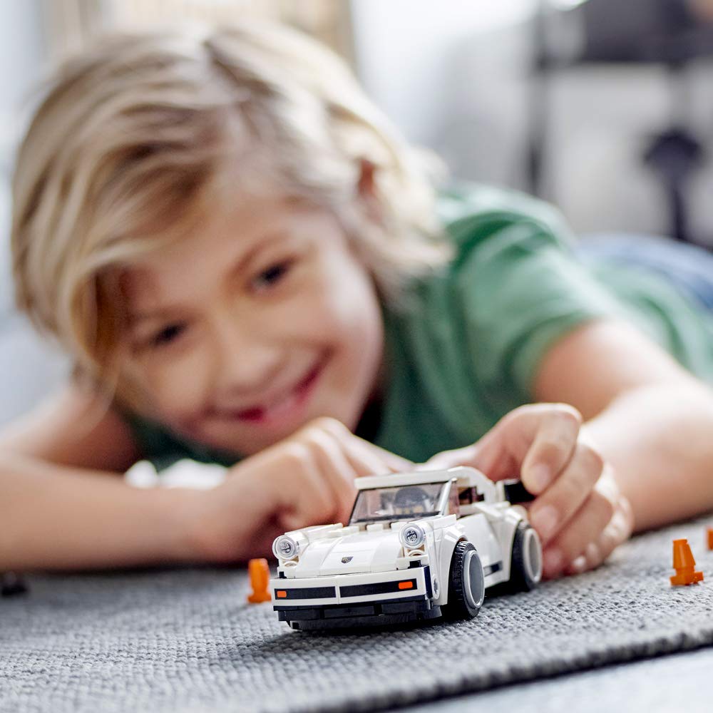 LEGO Speed Champions 1974 Porsche 911 Turbo 3.0 cockpit minifigure with removable windshield enhances play.