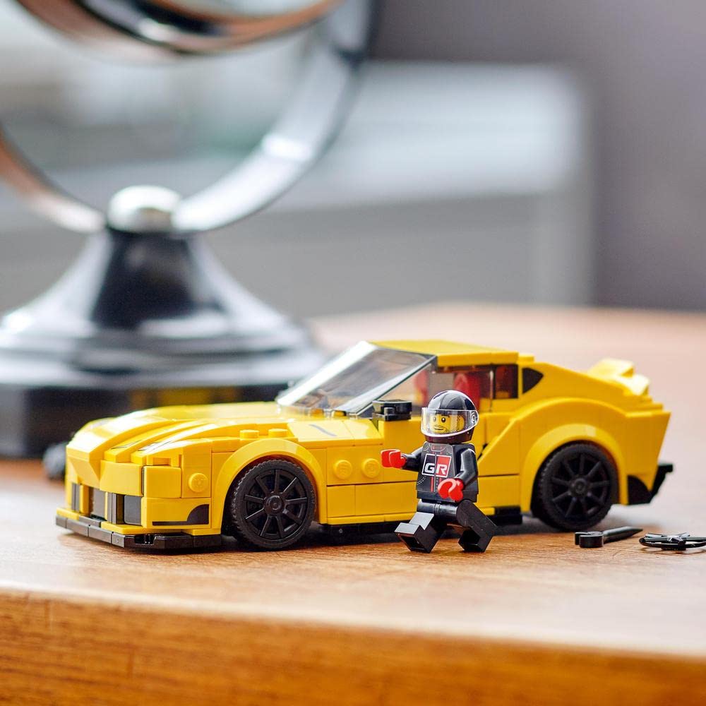 Model ready for race action and comparison with other Speed Champions sets.