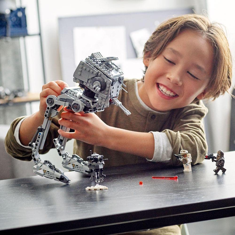 LEGO Star Wars AT-ST Hoth head rotation adds dynamic posing