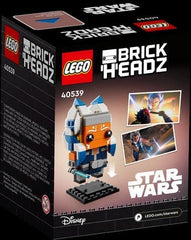 LEGO Star Wars BrickHeadz Ahsoka Tano 40539 detailed outfit and blue lightsabers