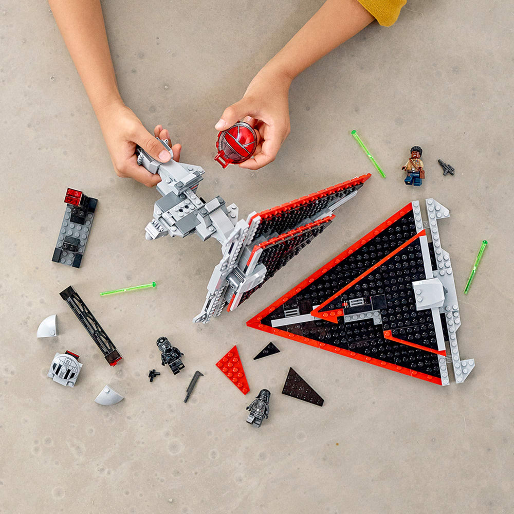 LEGO Star Wars Finn minifigure included for Resistance scenes