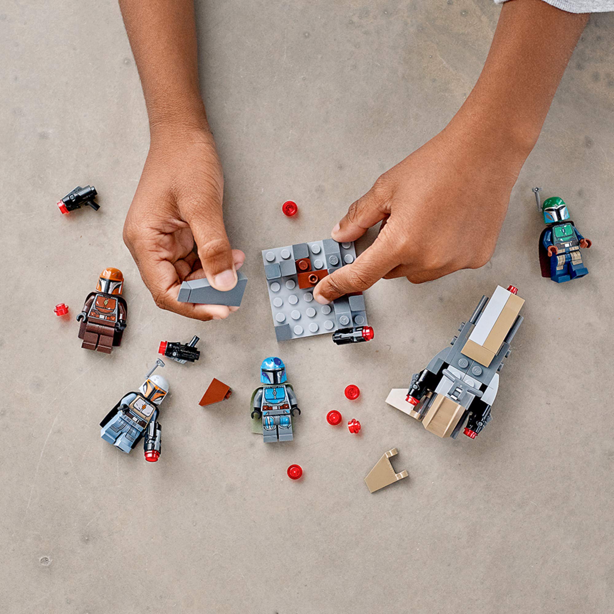 LEGO Star Wars Mandalorian battle play scene for imaginative adventures