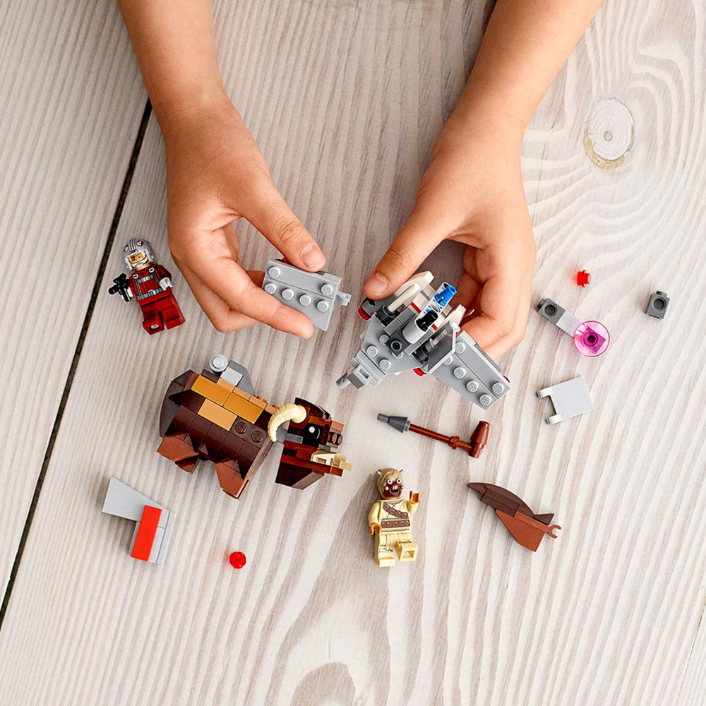 LEGO Star Wars two-model set highlighting quick builds and collectibility